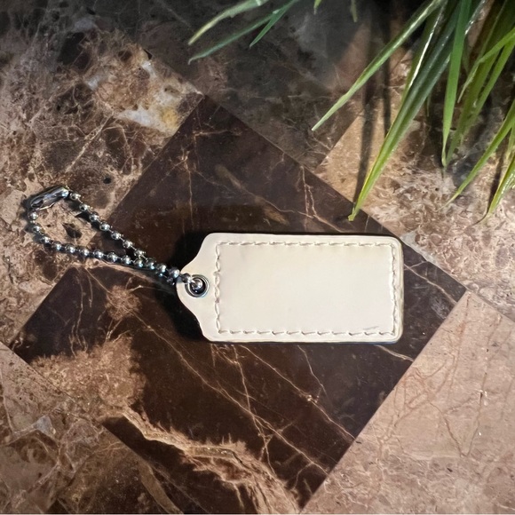Medium 2” COACH Ivory Patent Leather Hangtag Hanging Tag Charm - Picture 2 of 2